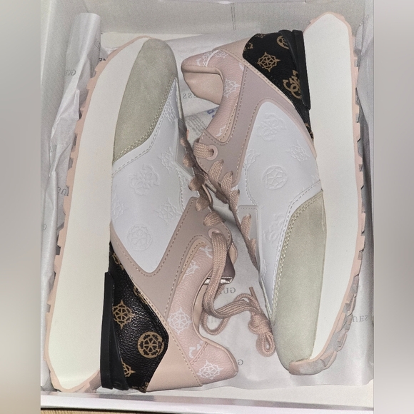 Guess Shoes - GUESS Luchia 3 Logo Sneakers – White Multi – 7.5M – NEW IN BOX